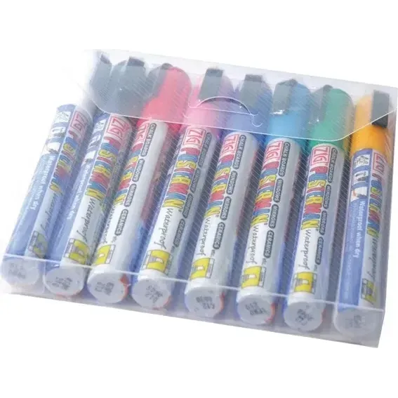 Set Of 8 Zig Posterman Narrow Chisel Point Markers